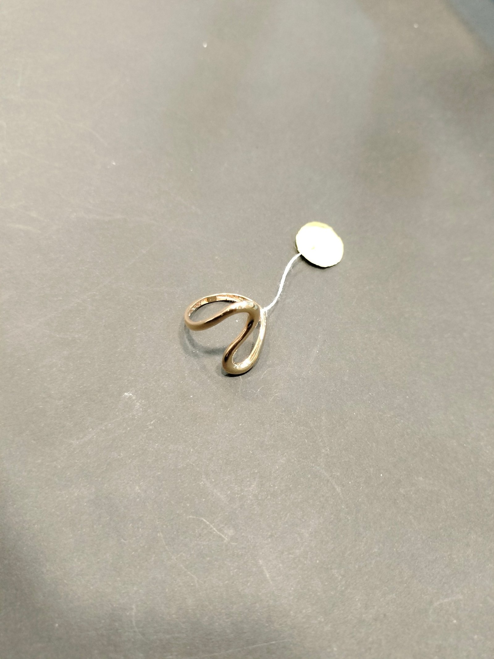 Cincin Isyana Sarasvati